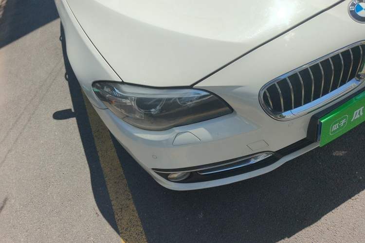 Used BMW 5 Series 2014 525Li Luxury Design Package Right Front Headlight