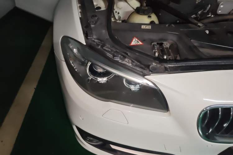Used BMW 5 Series 2014 525Li Leading Model Right Front Headlight