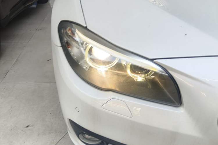 Used BMW 5 Series 2014 520Li Elegant Model Right Front Headlight