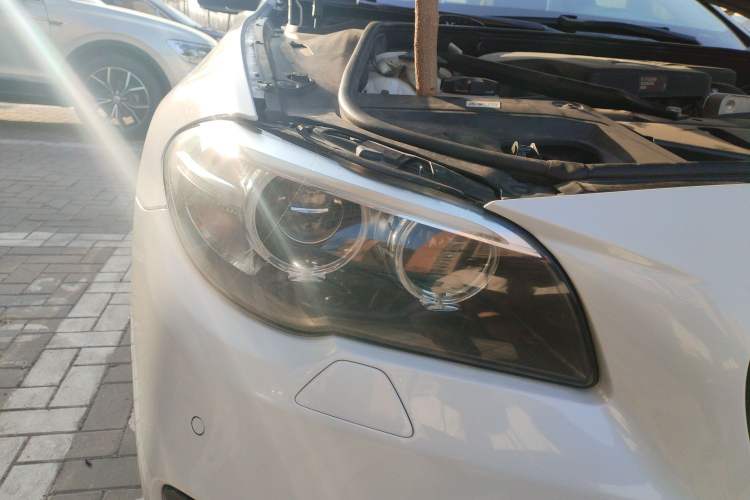 Used BMW 5 Series 2014 528Li xDrive Premium Edition Right Front Headlight