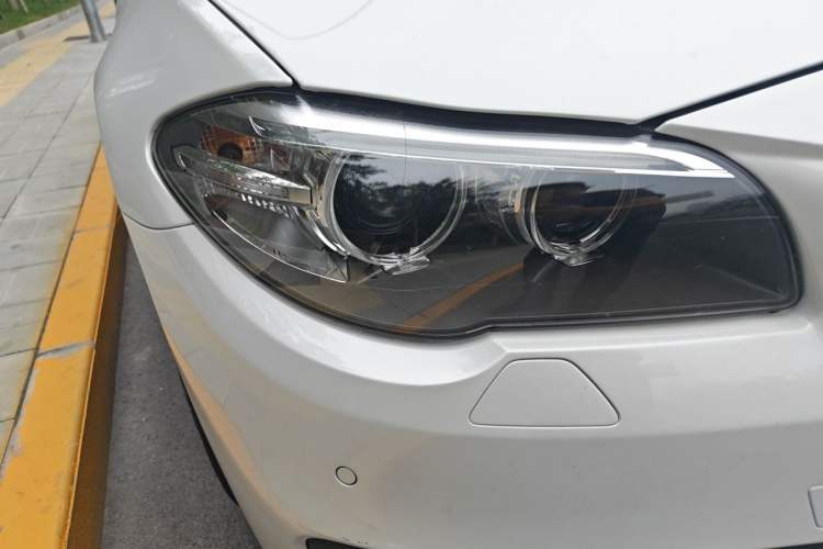 Used BMW 5 Series 2014 528Li xDrive Premium Edition Right Front Headlight