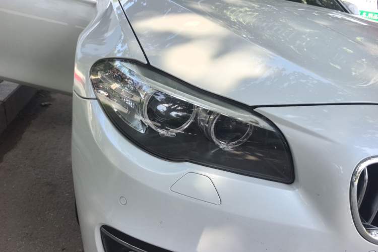Used BMW 5 Series 2014 525Li Luxury Design Package Right Front Headlight
