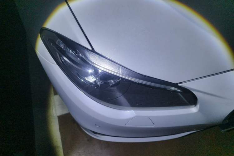 Used BMW 5 Series 2014 525Li Luxury Design Package Right Front Headlight
