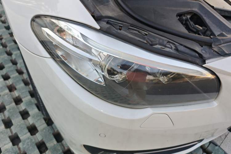 Used BMW 5 Series 2014 528Li xDrive Premium Edition Right Front Headlight