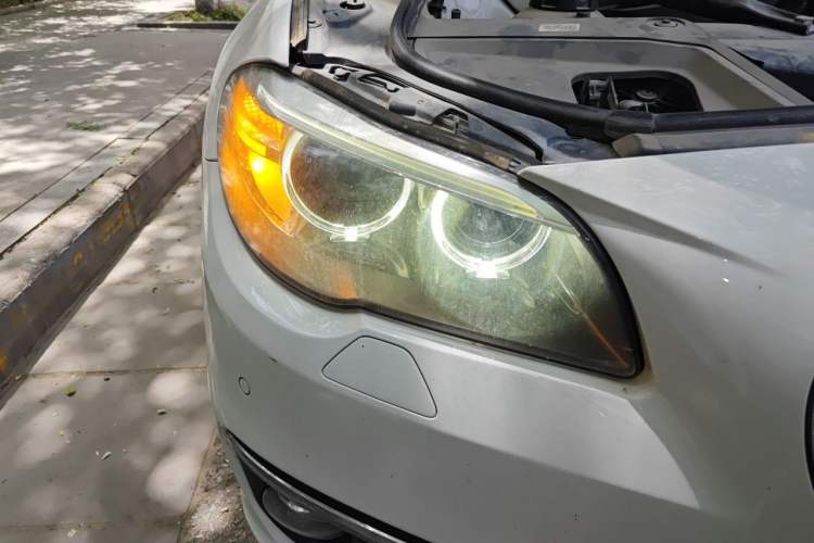 Used BMW 5 Series 2014 520Li Elegant Model Right Front Headlight