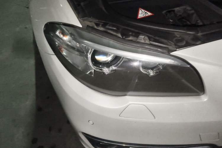 Used BMW 5 Series 2014 525Li Luxury Design Package Right Front Headlight