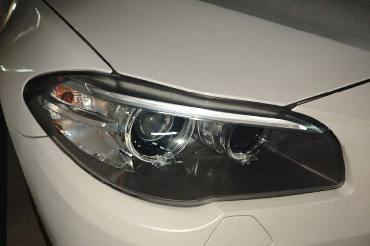 Used BMW 5 Series 2014 520Li Elegant Model Right Front Headlight