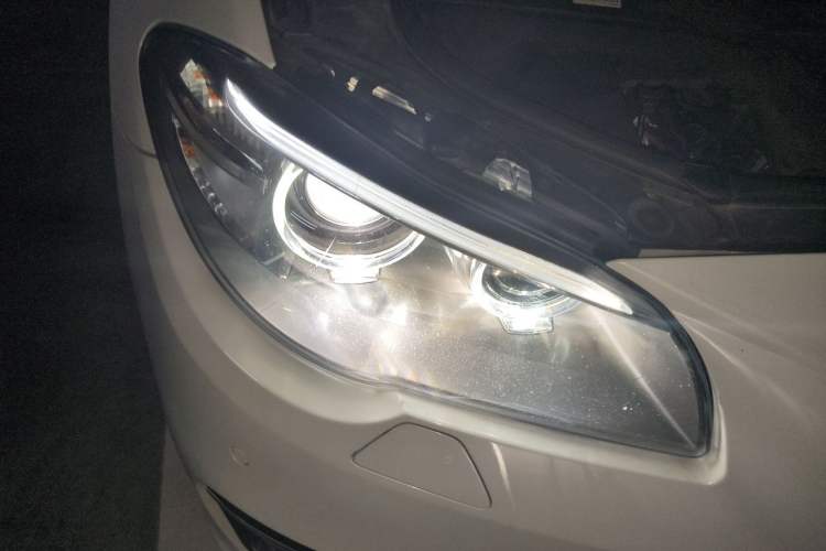 Used BMW 5 Series 2014 525Li Luxury Design Package Right Front Headlight