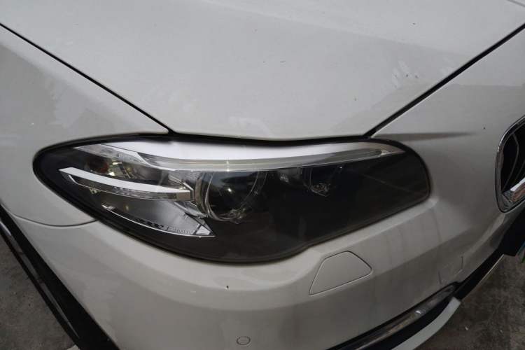 Used BMW 5 Series 2014 525Li Luxury Design Package Right Front Headlight