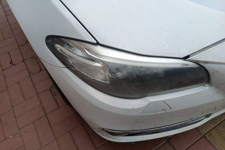 Used BMW 5 Series 2014 528Li xDrive Premium Edition Right Front Headlight