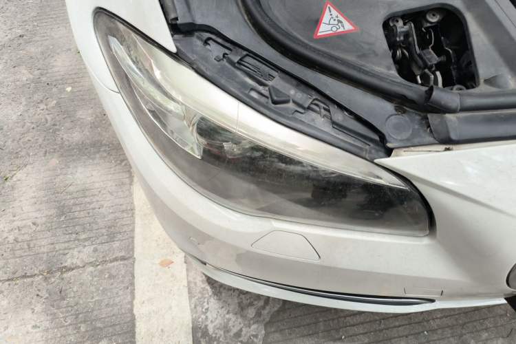 Used BMW 5 Series 2014 525Li Luxury Design Package Right Front Headlight