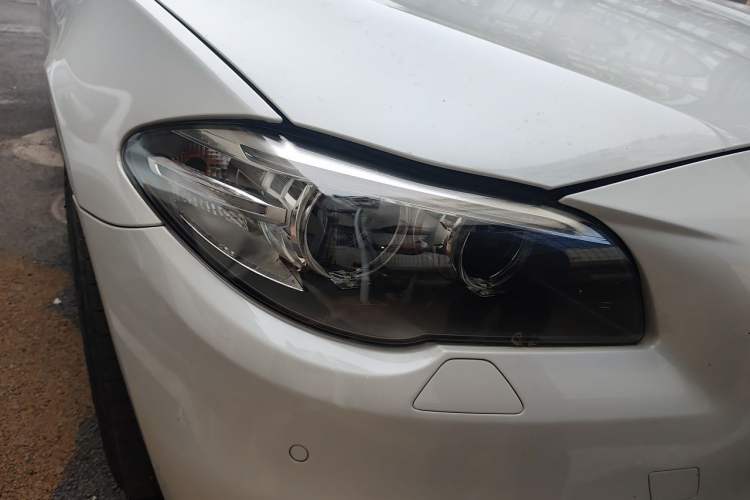 Used BMW 5 Series 2014 525Li Luxury Design Package Right Front Headlight