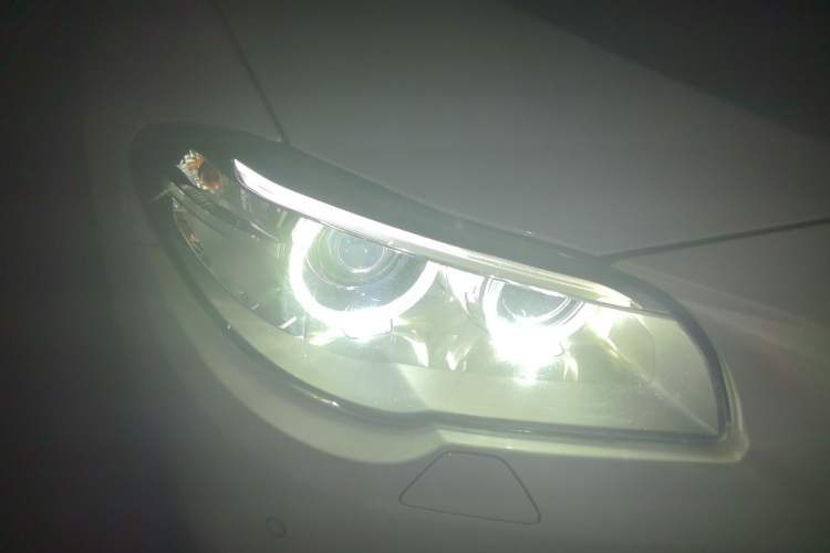 Used BMW 5 Series 2014 528Li Leading Model Right Front Headlight