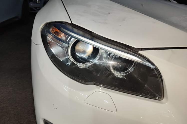 Used BMW 5 Series 2014 525Li Leading Model Right Front Headlight