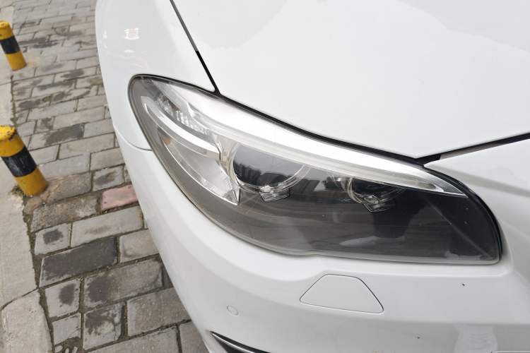 Used BMW 5 Series 2014 525Li Luxury Design Package Right Front Headlight