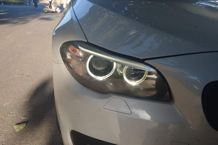 Used BMW 5 Series 2014 520Li Elegant Model Right Front Headlight