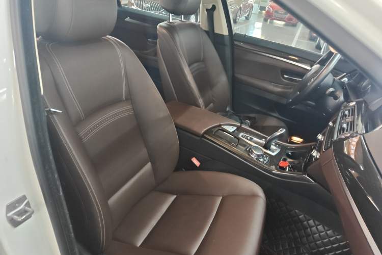 Used BMW 5 Series 2014 525Li Luxury Design Package Right Front Seat