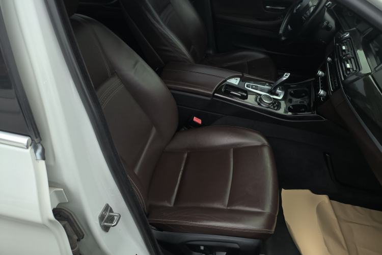 Used BMW 5 Series 2014 525Li Luxury Design Package Right Front Seat