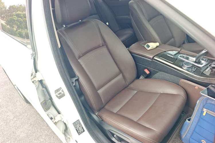 Used BMW 5 Series 2014 525Li Luxury Design Package Right Front Seat