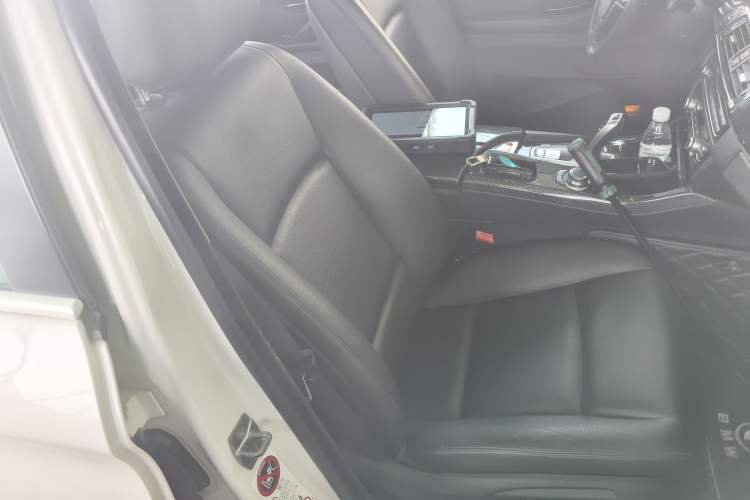 Used BMW 5 Series 2014 520i Elegant Edition Right Front Seat