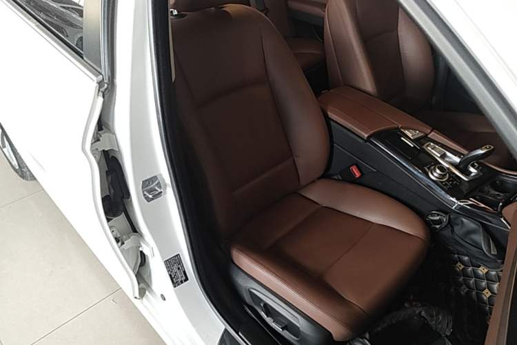 Used BMW 5 Series 2014 520Li Elegant Model Right Front Seat