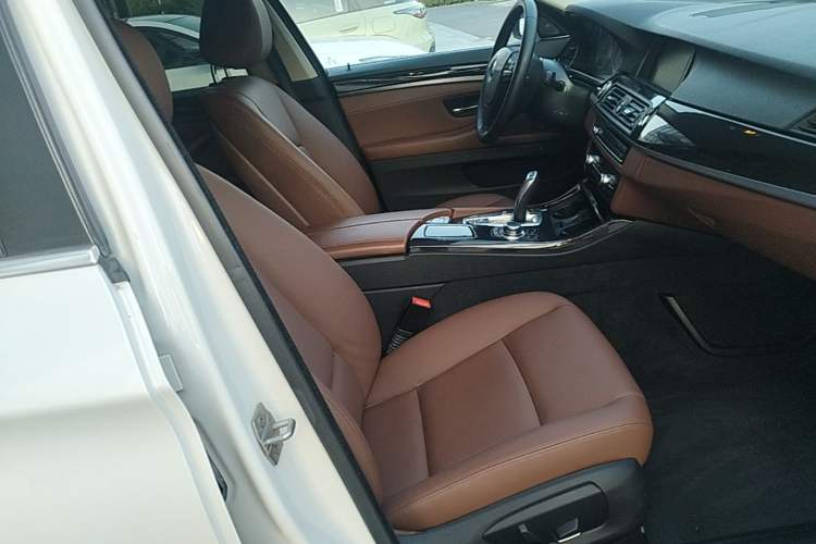 Used BMW 5 Series 2014 520Li Elegant Model Right Front Seat