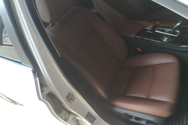 Used BMW 5 Series 2014 520Li Elegant Model Right Front Seat