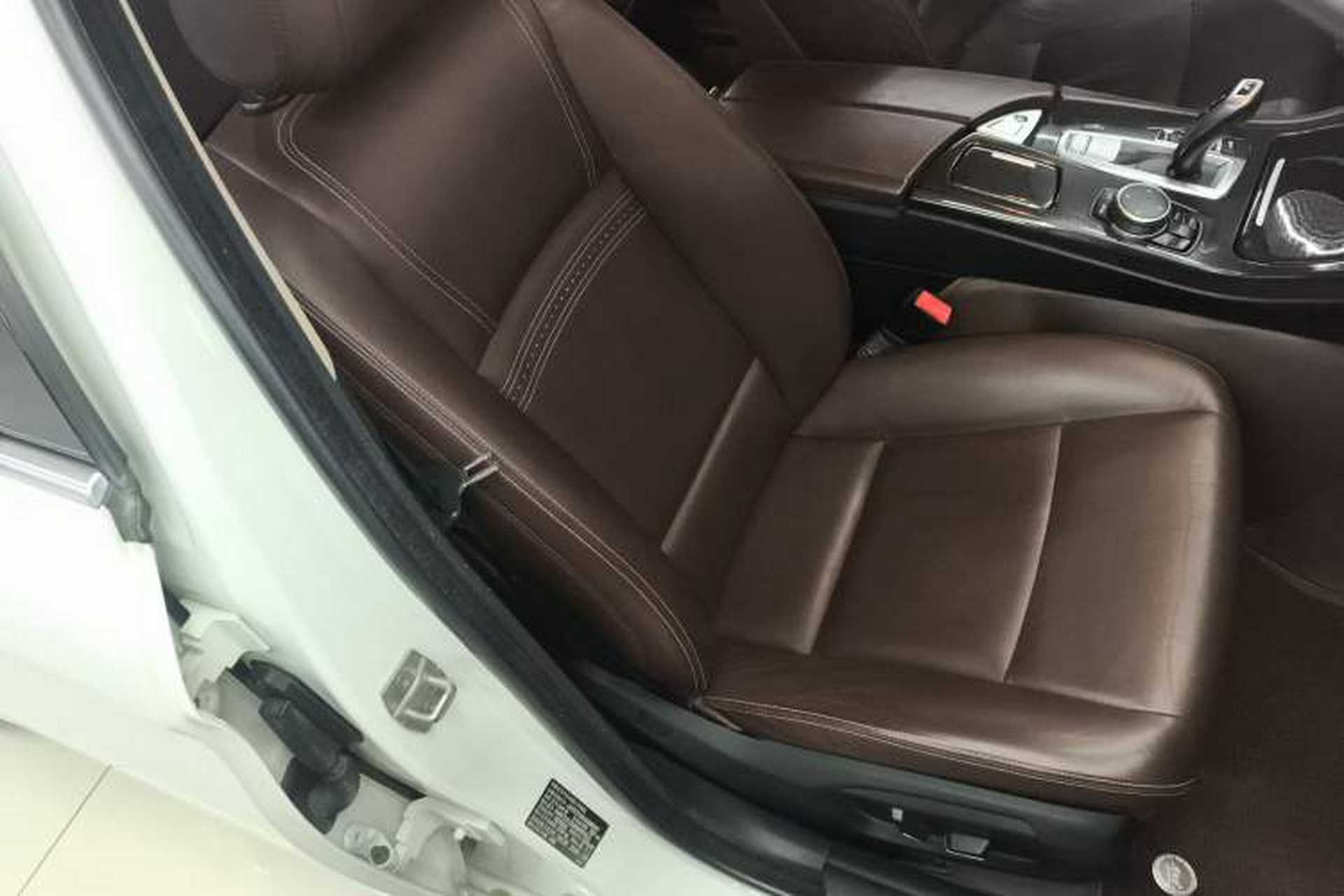 Used BMW 5 Series 2014 525Li Luxury Design Package Right Front Seat