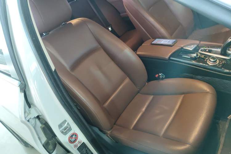 Used BMW 5 Series 2014 520i Elegant Edition Right Front Seat