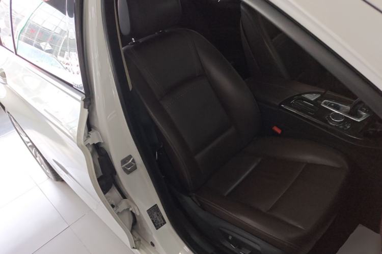 Used BMW 5 Series 2014 525Li Luxury Design Package Right Front Seat