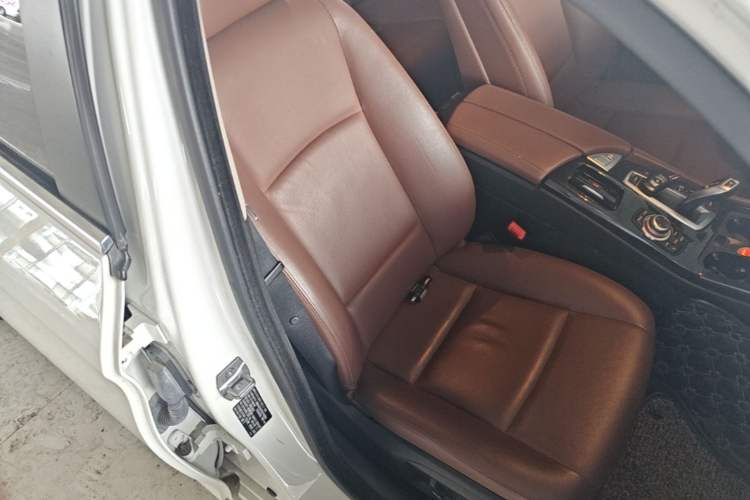 Used BMW 5 Series 2014 520i Elegant Edition Right Front Seat