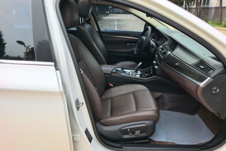 Used BMW 5 Series 2014 525Li Luxury Design Package Right Front Seat