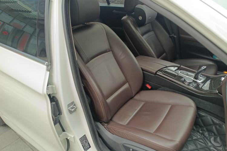 Used BMW 5 Series 2014 525Li Luxury Design Package Right Front Seat