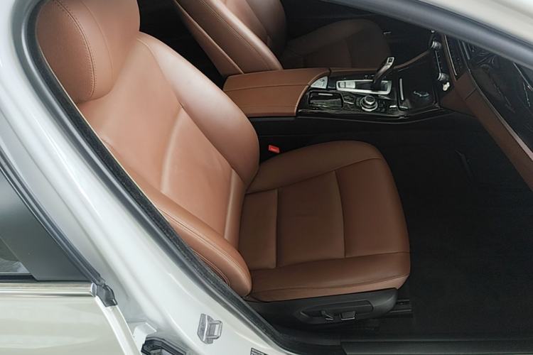 Used BMW 5 Series 2014 525Li Leading Model Right Front Seat