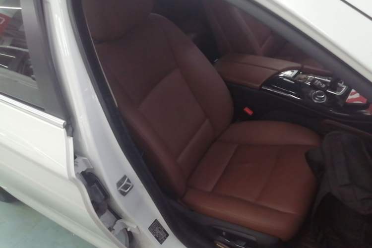 Used BMW 5 Series 2014 520Li Elegant Model Right Front Seat