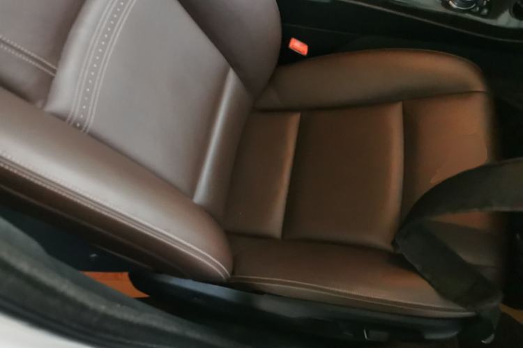 Used BMW 5 Series 2014 525Li Luxury Design Package Right Front Seat