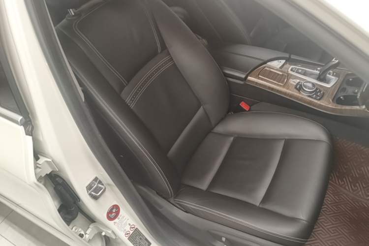 Used BMW 5 Series 2014 525Li Fashion Design Package Right Front Seat