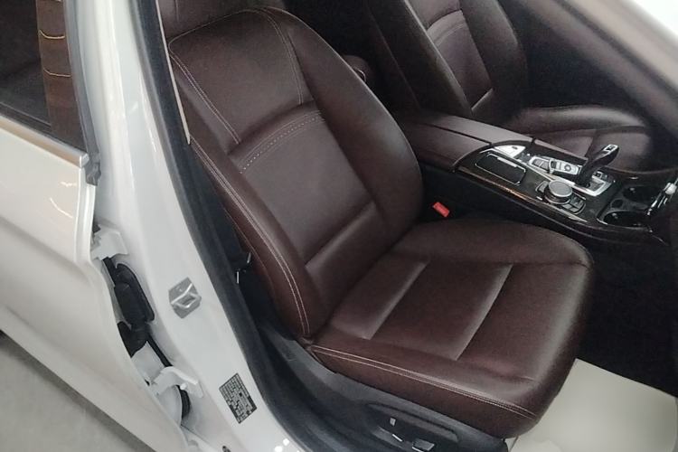 Used BMW 5 Series 2014 525Li Luxury Design Package Right Front Seat
