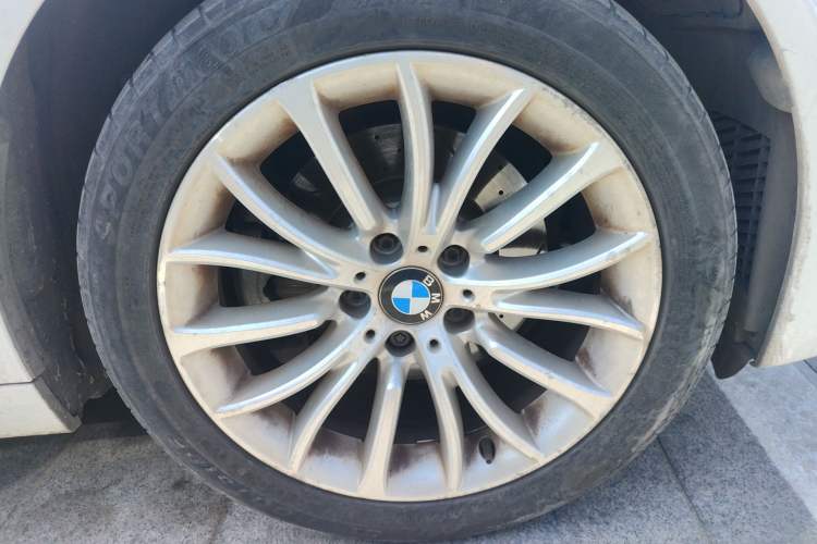 Used BMW 5 Series 2014 525Li Luxury Design Package Right Front Wheel Hub