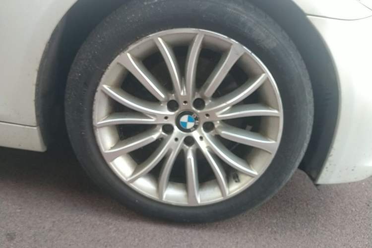 Used BMW 5 Series 2014 525Li Luxury Design Package Right Front Wheel Hub