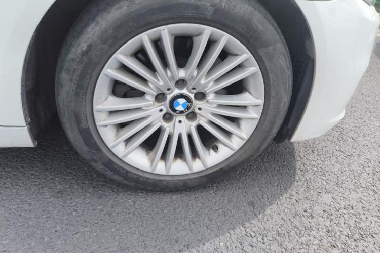 Used BMW 5 Series 2014 525Li Leading Model Right Front Wheel Hub