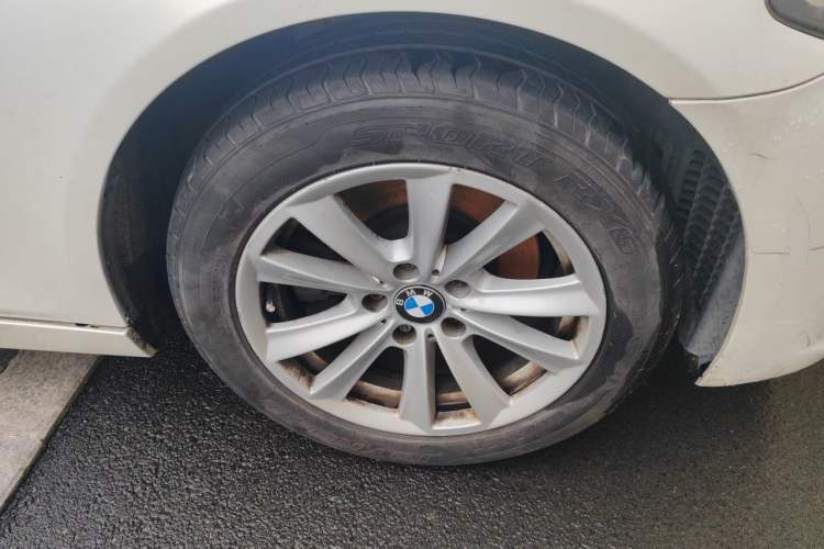 Used BMW 5 Series 2014 520Li Elegant Model Right Front Wheel Hub