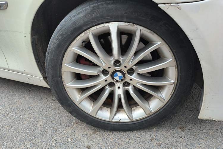Used BMW 5 Series 2014 525Li Luxury Design Package Right Front Wheel Hub