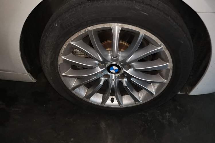 Used BMW 5 Series 2014 525Li Luxury Design Package Right Front Wheel Hub