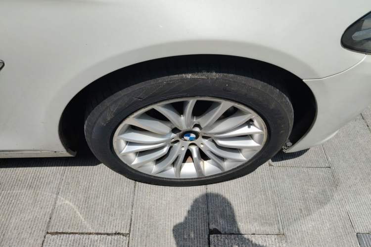Used BMW 5 Series 2014 525Li Luxury Design Package Right Front Wheel Hub