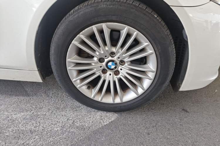 Used BMW 5 Series 2014 525Li Leading Model Right Front Wheel Hub