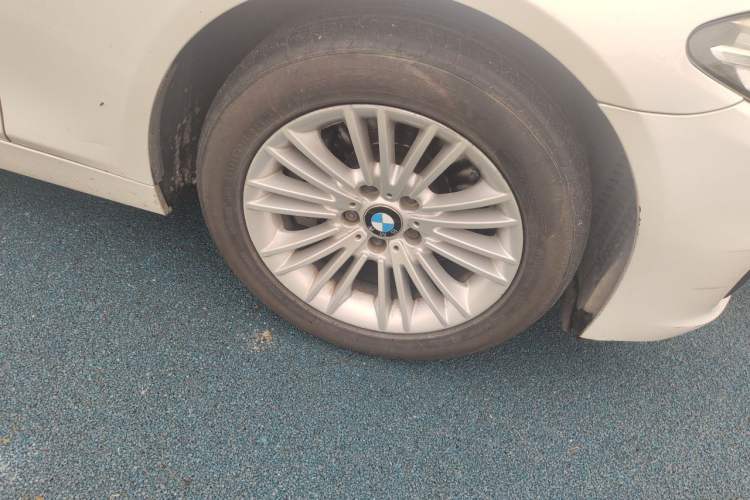 Used BMW 5 Series 2014 525Li Leading Model Right Front Wheel Hub