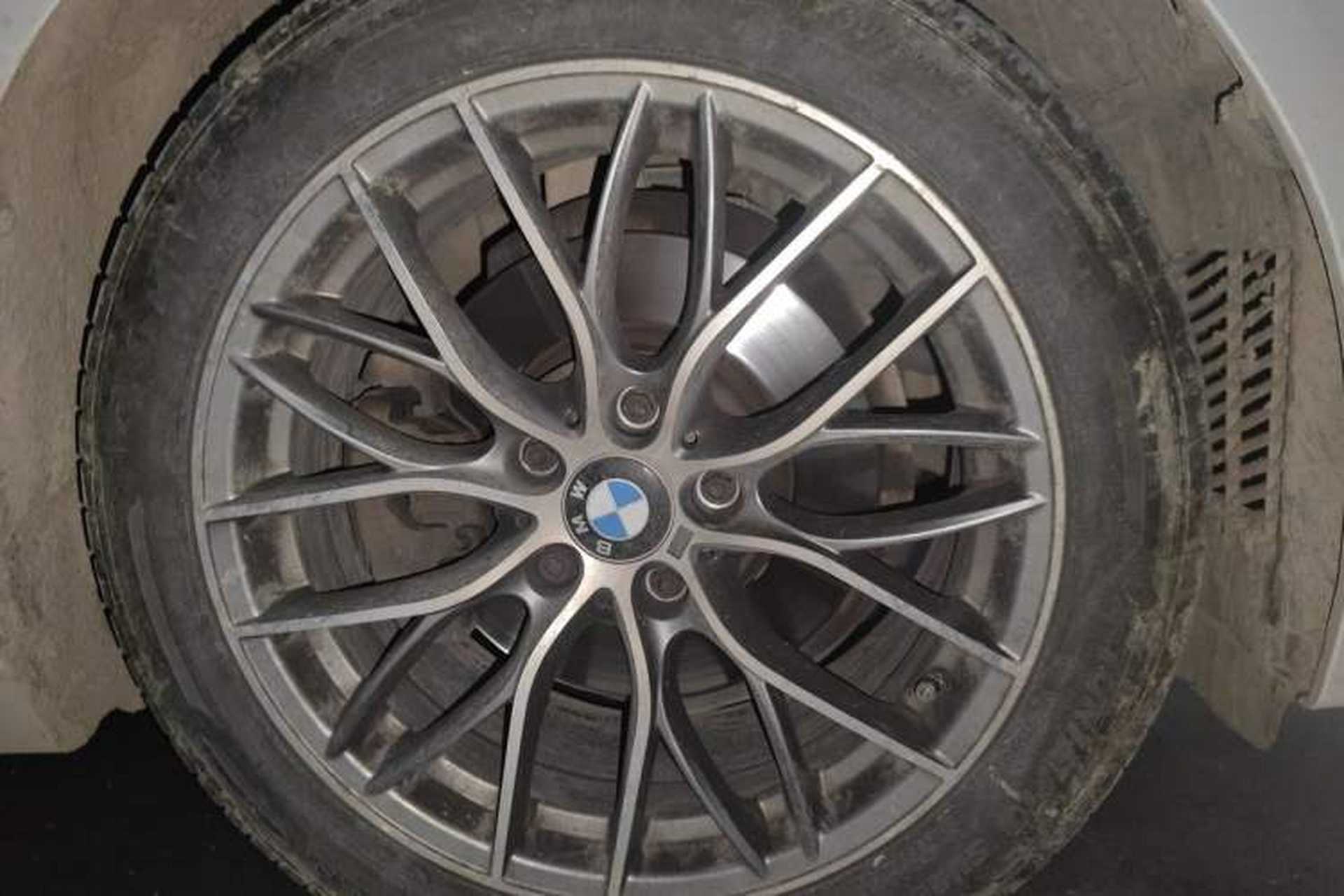 Used BMW 5 Series 2014 520Li Elegant Model Right Front Wheel Hub