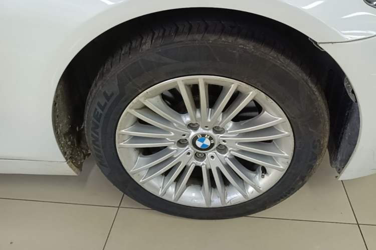 Used BMW 5 Series 2014 525Li Leading Model Right Front Wheel Hub