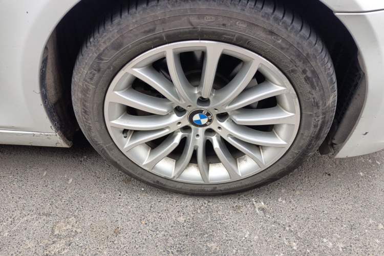 Used BMW 5 Series 2014 525Li Luxury Design Package Right Front Wheel Hub